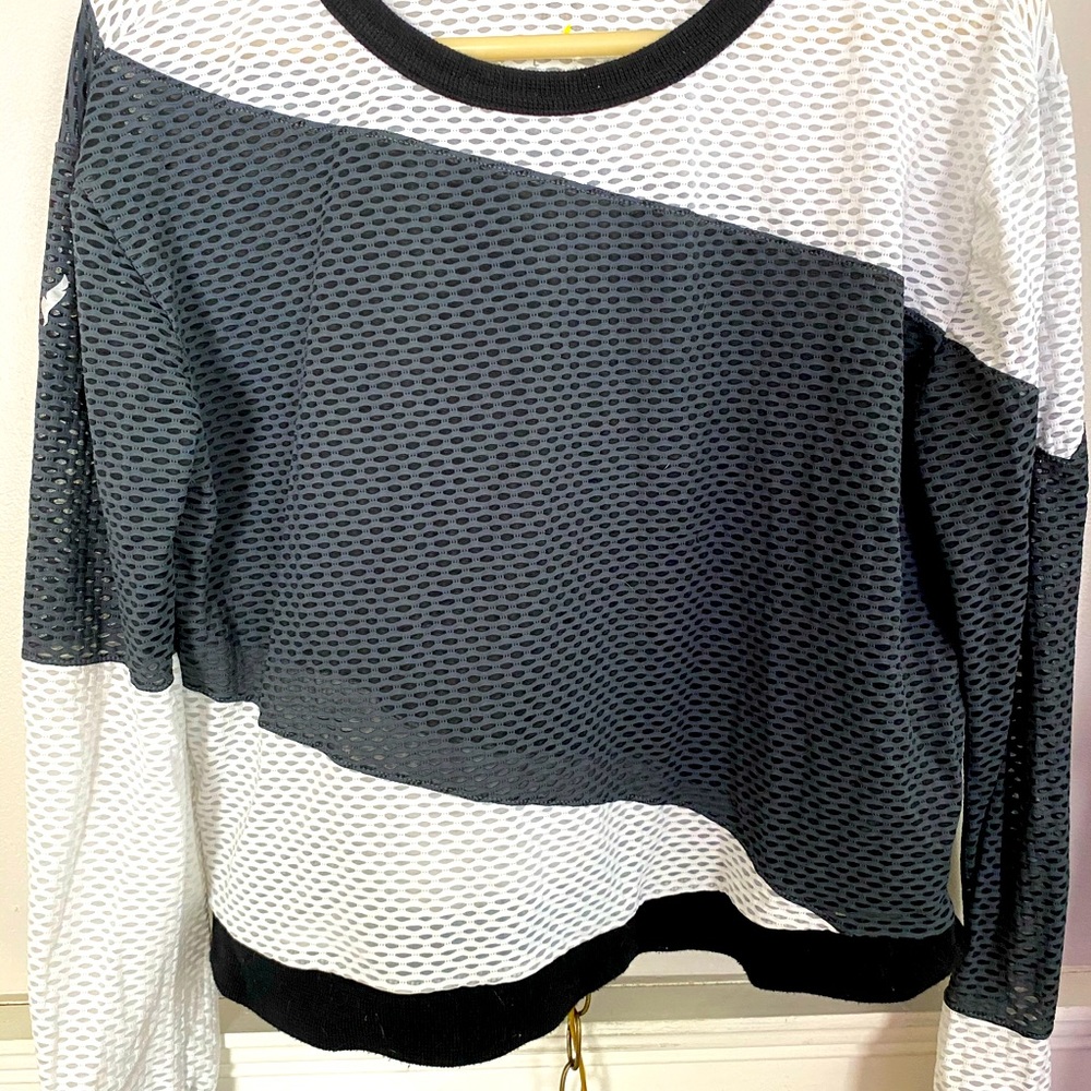 Athletic mesh crop top.
